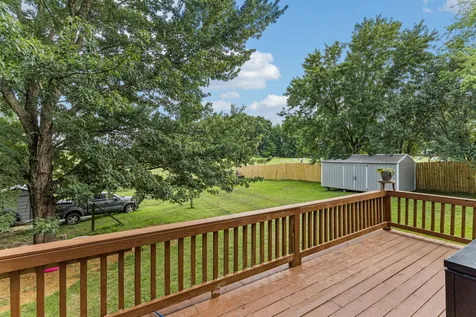 38 N Old Military Road Summertown TN 38483