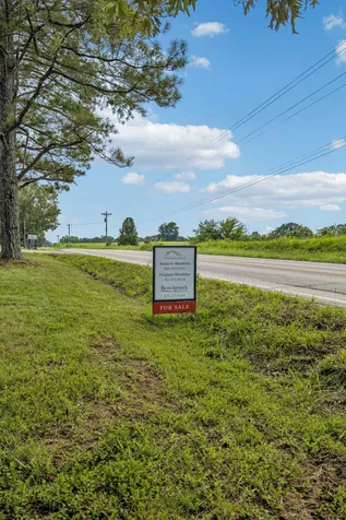 38 N Old Military Road Summertown TN 38483