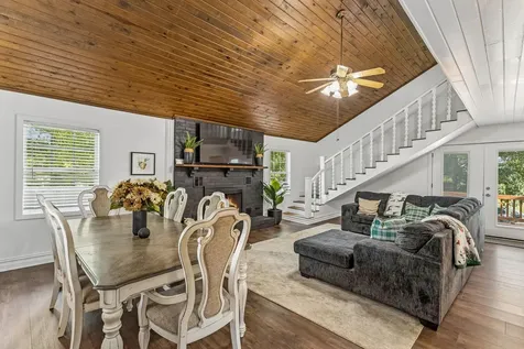 38 N Old Military Road Summertown TN 38483