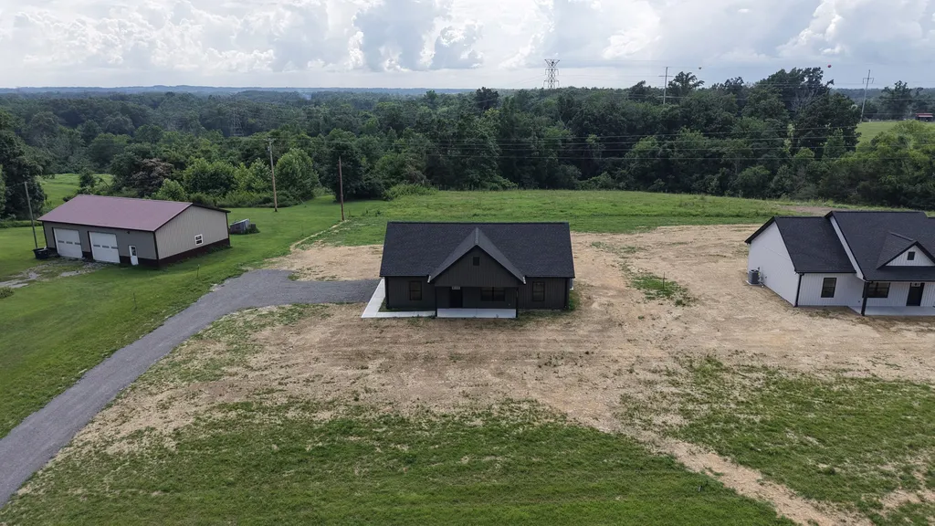 4649 Scottsville Road Lafayette TN 37083