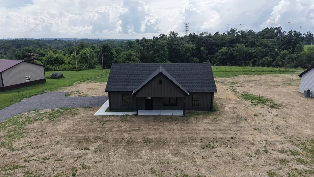 4649 Scottsville Road Lafayette TN 37083