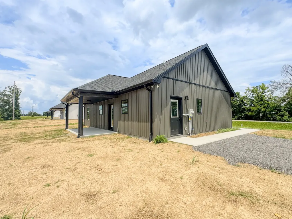 4649 Scottsville Road Lafayette TN 37083