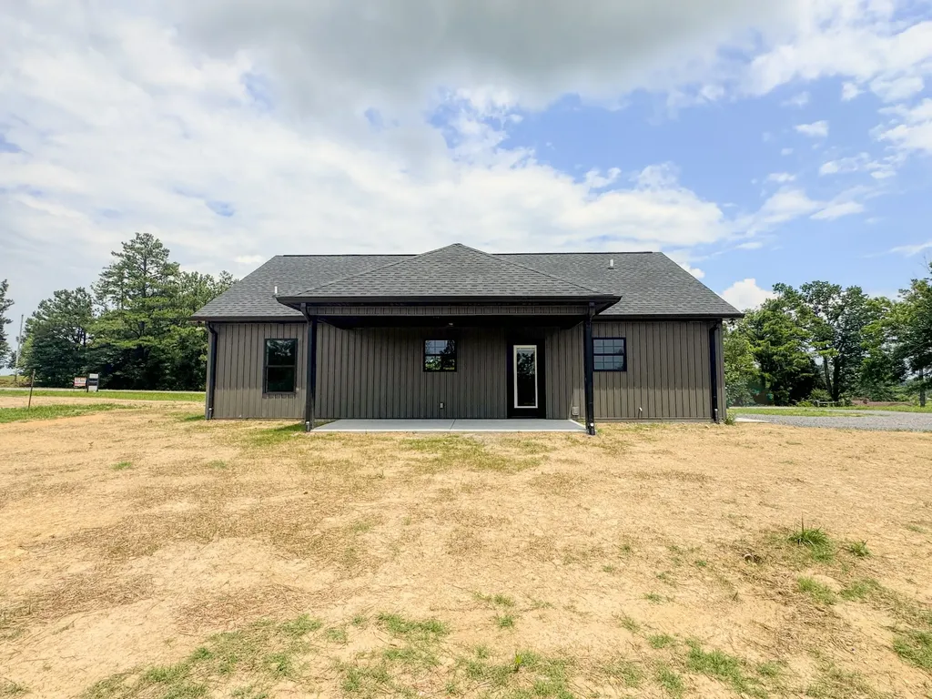 4649 Scottsville Road Lafayette TN 37083