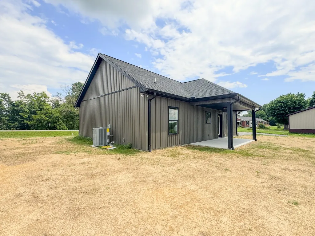 4649 Scottsville Road Lafayette TN 37083