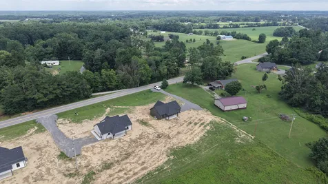 4649 Scottsville Road Lafayette TN 37083