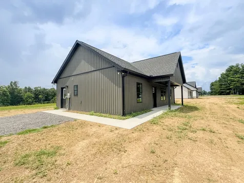 4649 Scottsville Road Lafayette TN 37083