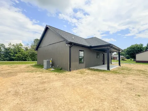 4649 Scottsville Road Lafayette TN 37083