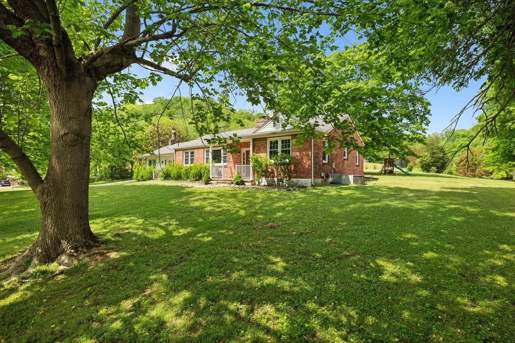 1155 Ridge Hill Road Goodlettsville TN 37072