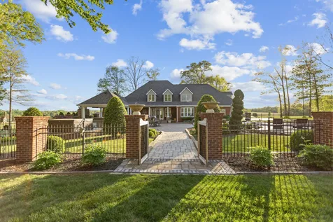446 Waterford Drive Manchester TN 37355