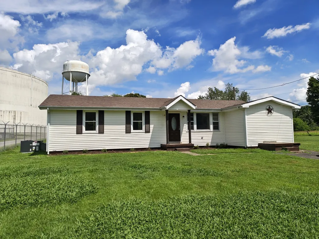 1375 Moss Road Clarksville TN 37043