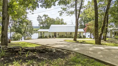 25 Blackfoot Cove Bath Springs TN 38311