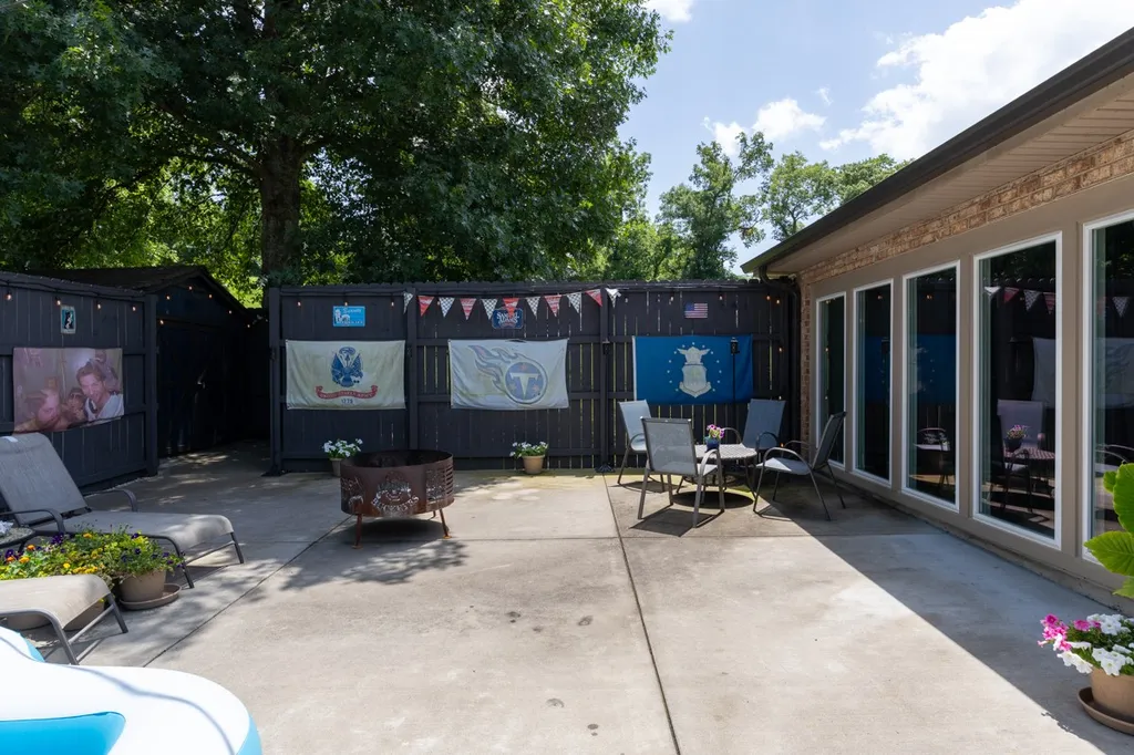 830 New Shackle Island Road Hendersonville TN 37075