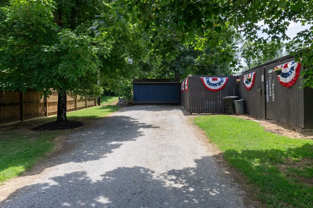 830 New Shackle Island Road Hendersonville TN 37075
