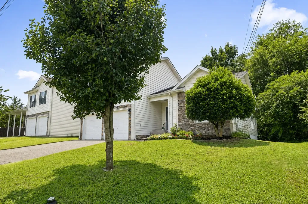 2224 Green Trails Drive Antioch TN 37013