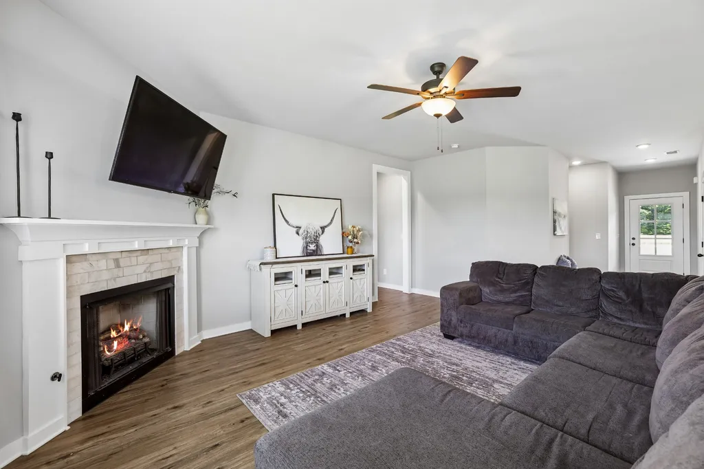 731 N Main Street Morrison TN 37357