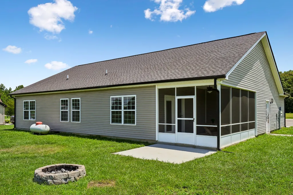 731 N Main Street Morrison TN 37357