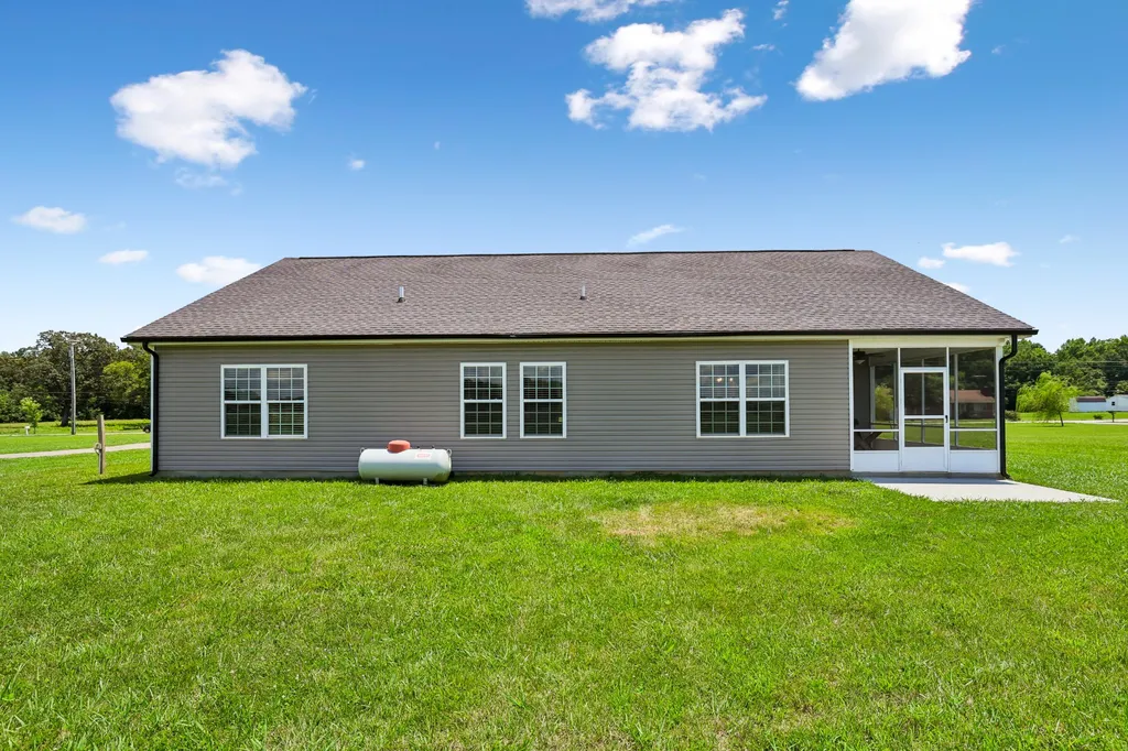 731 N Main Street Morrison TN 37357