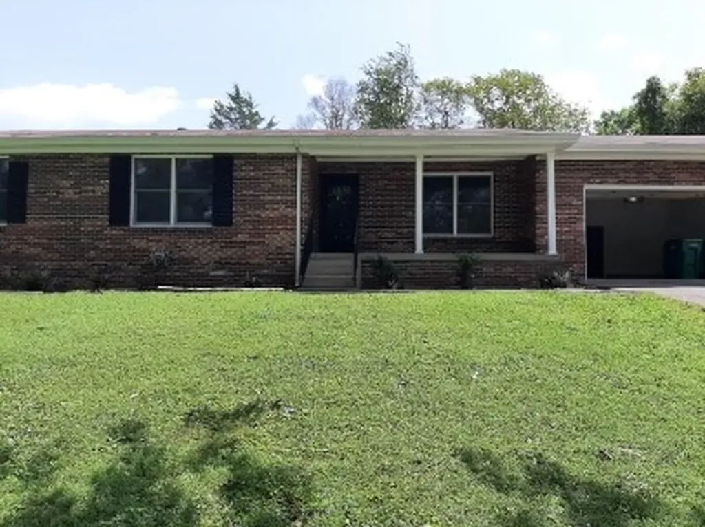 107 Hillwood Drive White House TN 37188
