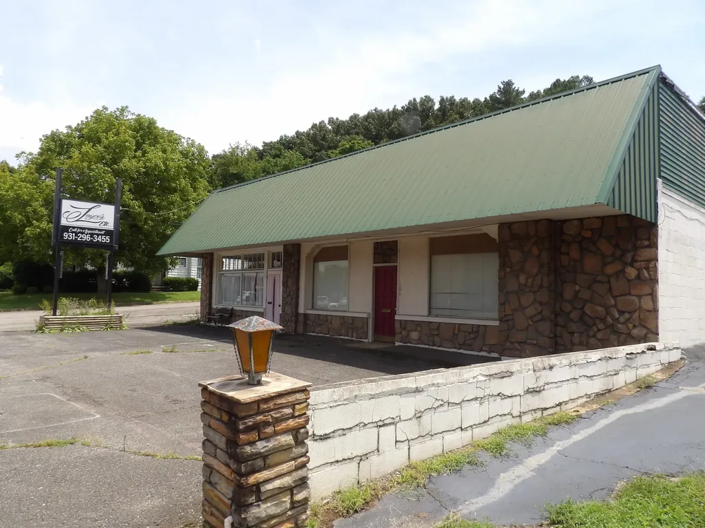 106 East Main Street Waverly TN 37185