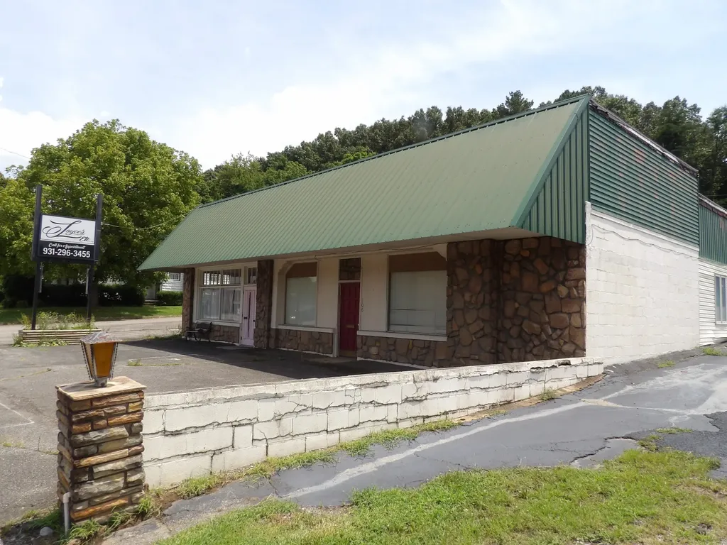 106 East Main Street Waverly TN 37185