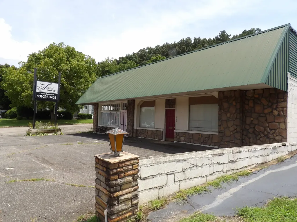 106 East Main Street Waverly TN 37185