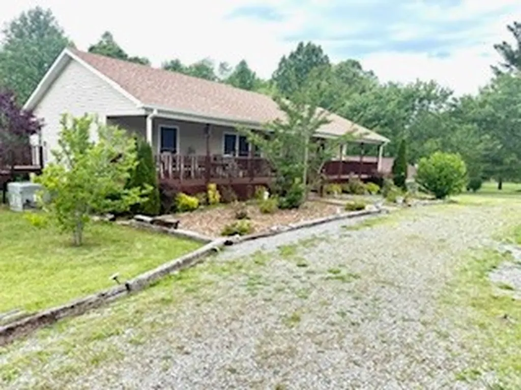7320 Cyphers Dr, NW Cookeville TN 38506