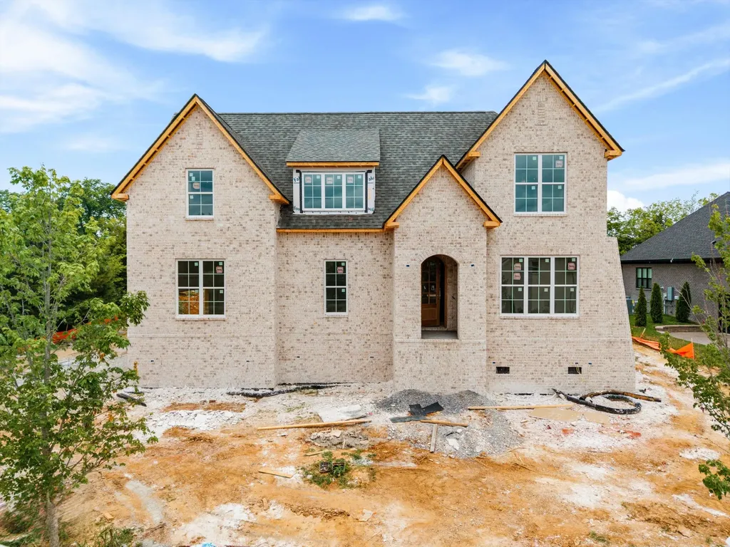 1010 Stone Creek Lane Lebanon TN 37087
