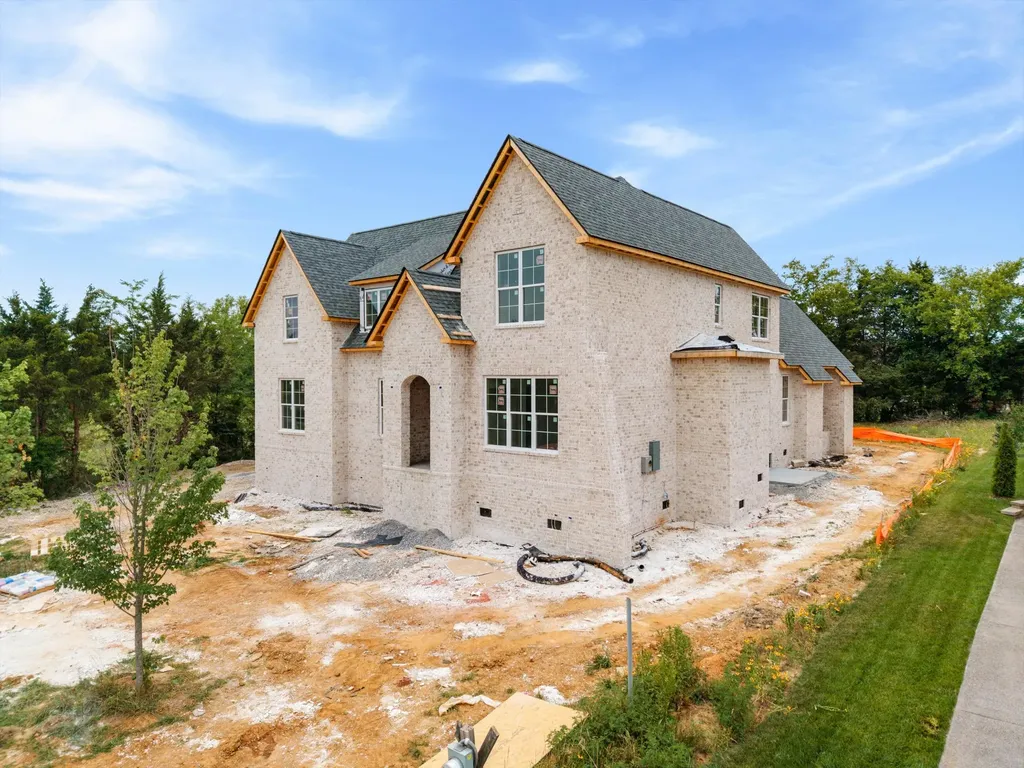 1010 Stone Creek Lane Lebanon TN 37087