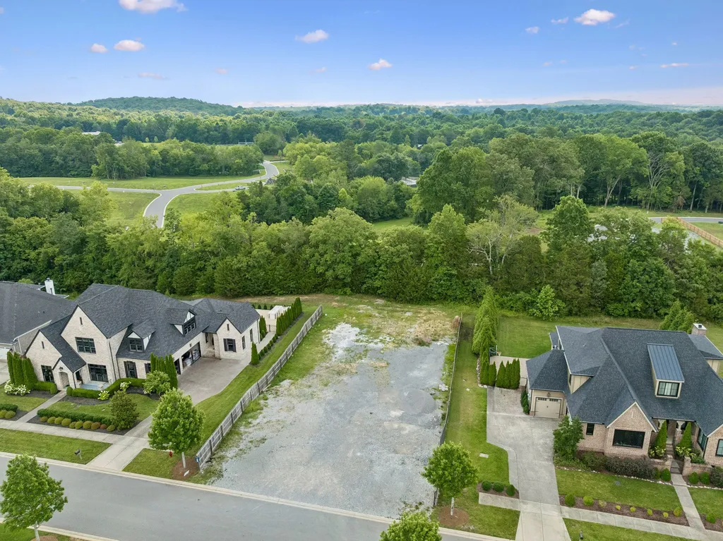 7041 Lanceleaf Drive College Grove TN 37046
