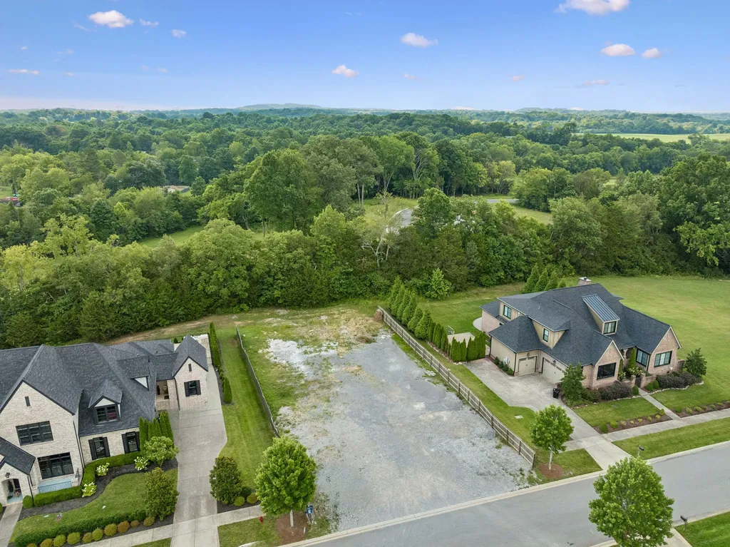 7041 Lanceleaf Drive College Grove TN 37046