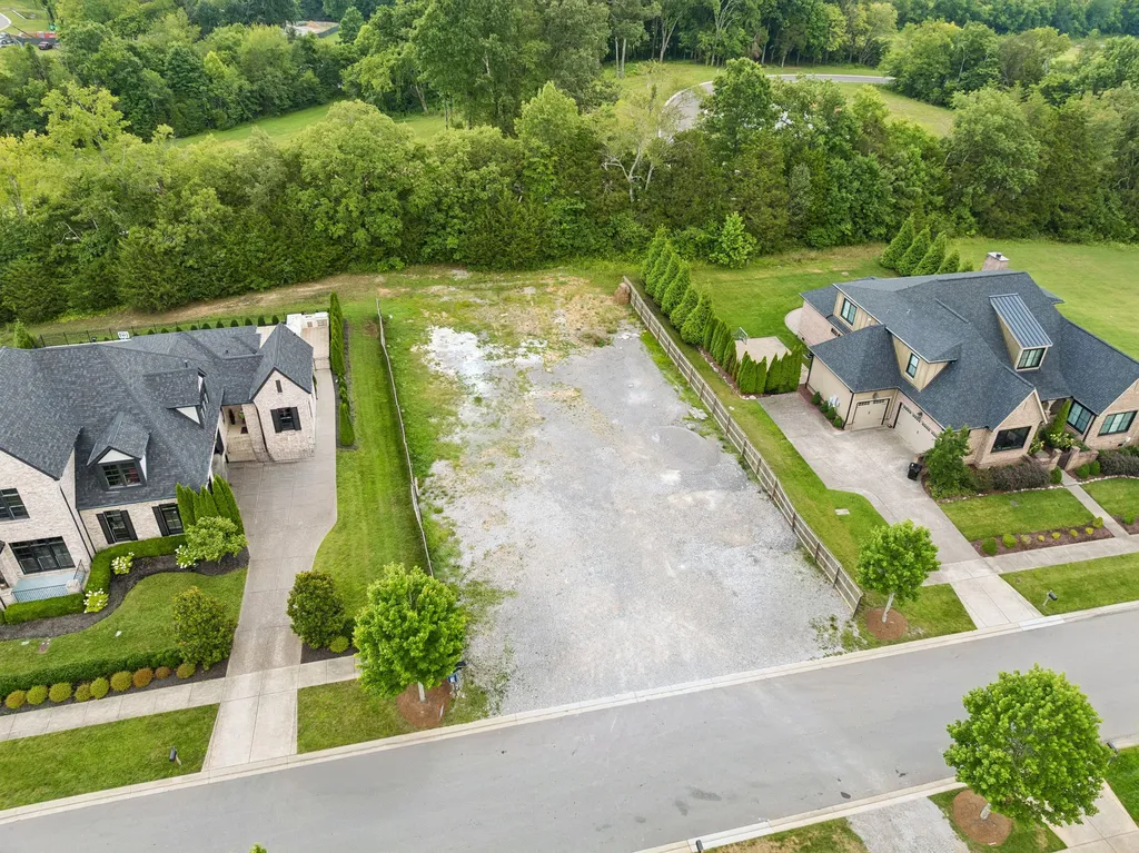 7041 Lanceleaf Drive College Grove TN 37046