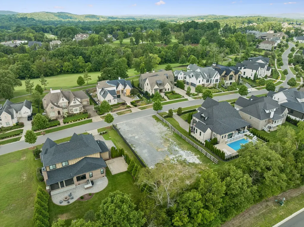 7041 Lanceleaf Drive College Grove TN 37046