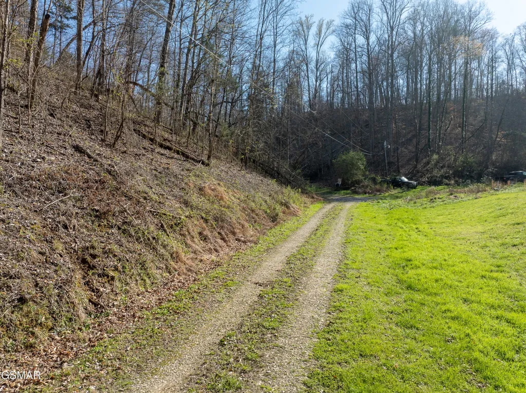 2723 Redbud Valley Drive Maryville TN 37801