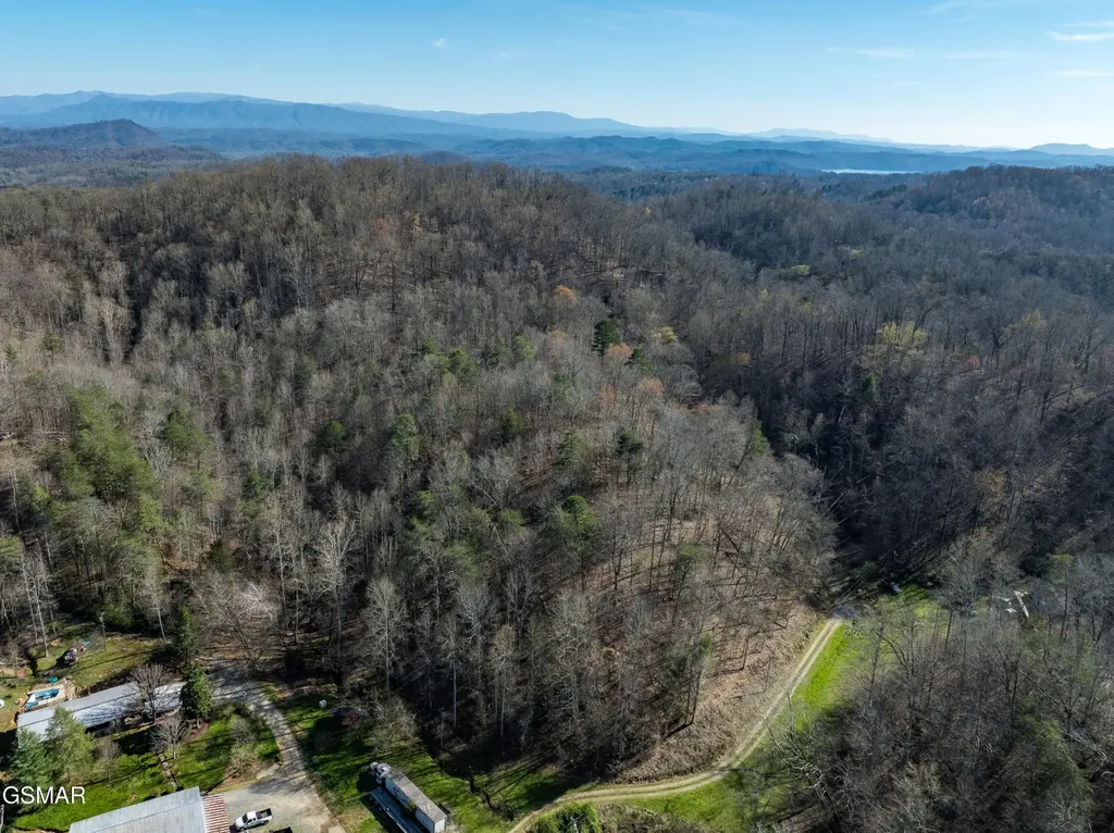 2723 Redbud Valley Drive Maryville TN 37801