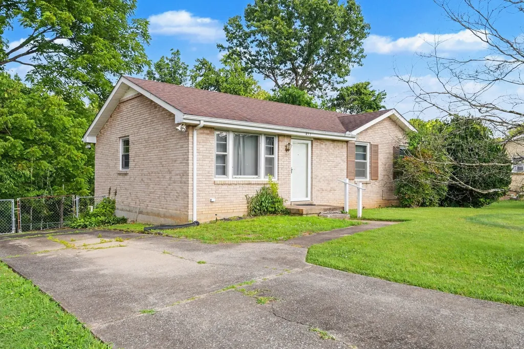 453 Gary Hills Drive Clarksville TN 37043