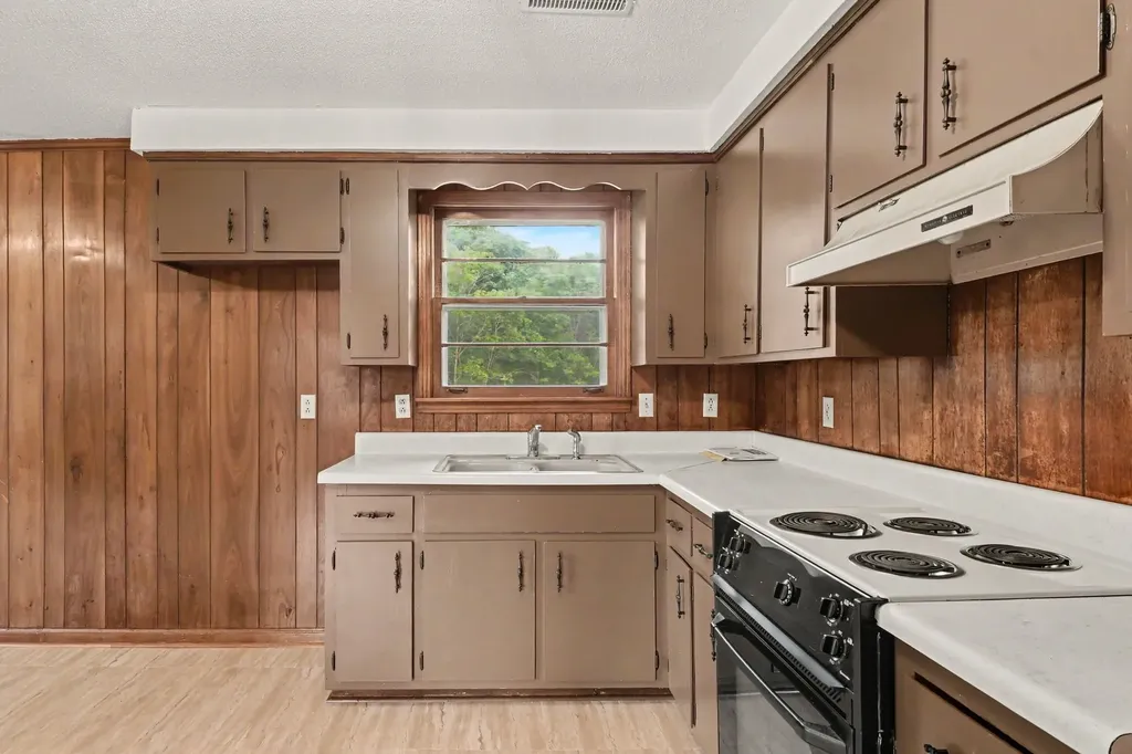 453 Gary Hills Drive Clarksville TN 37043