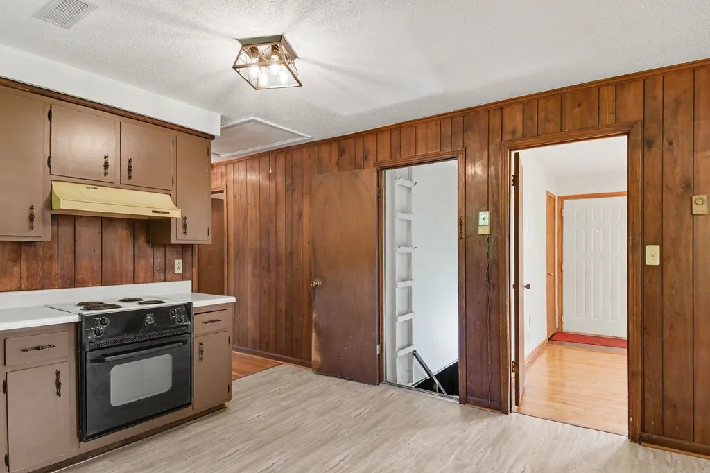 453 Gary Hills Drive Clarksville TN 37043