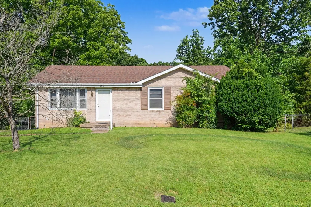 453 Gary Hills Drive Clarksville TN 37043
