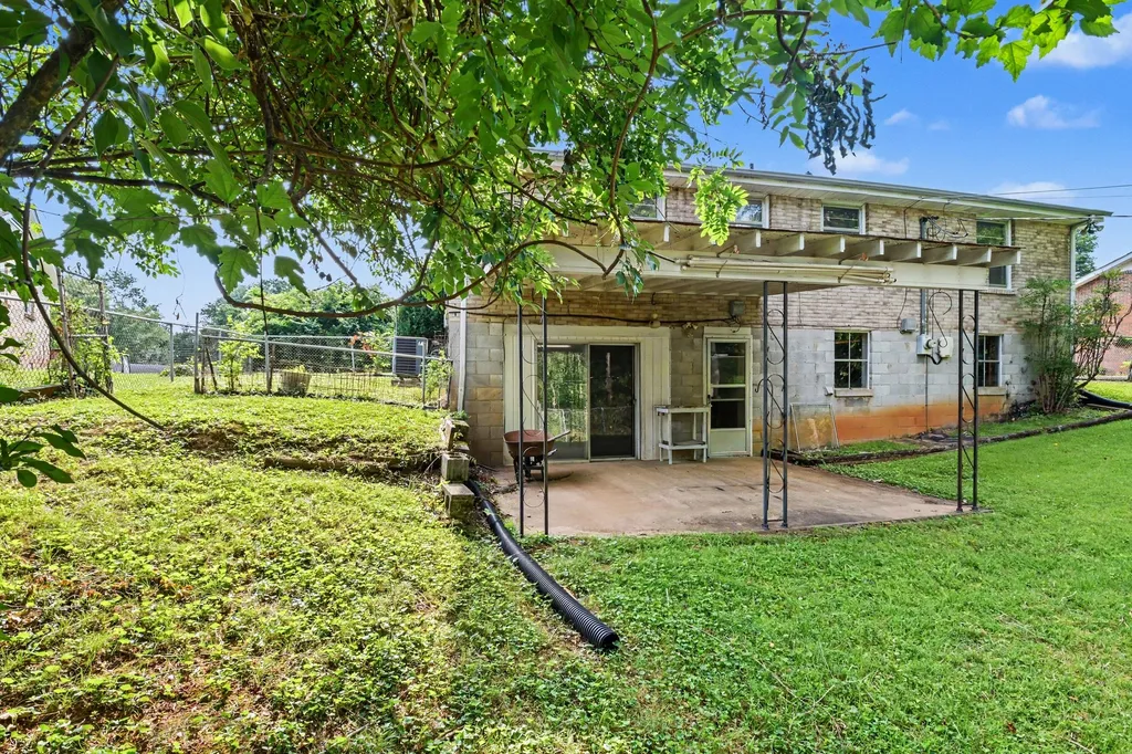 453 Gary Hills Drive Clarksville TN 37043