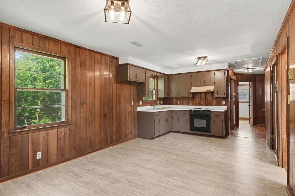 453 Gary Hills Drive Clarksville TN 37043