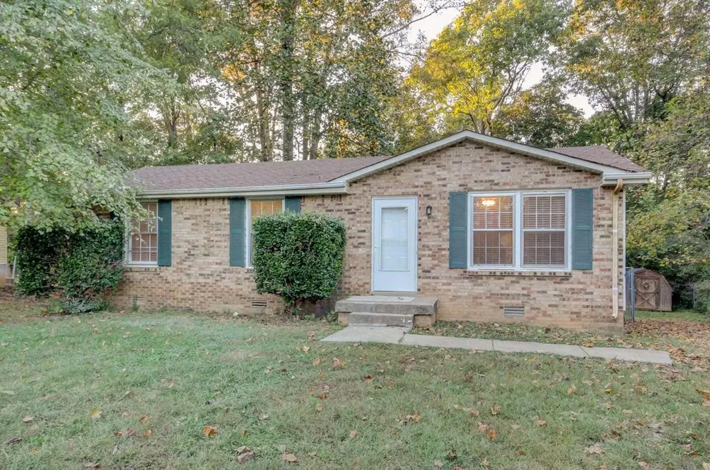 398 Louise Lane Clarksville TN 37042