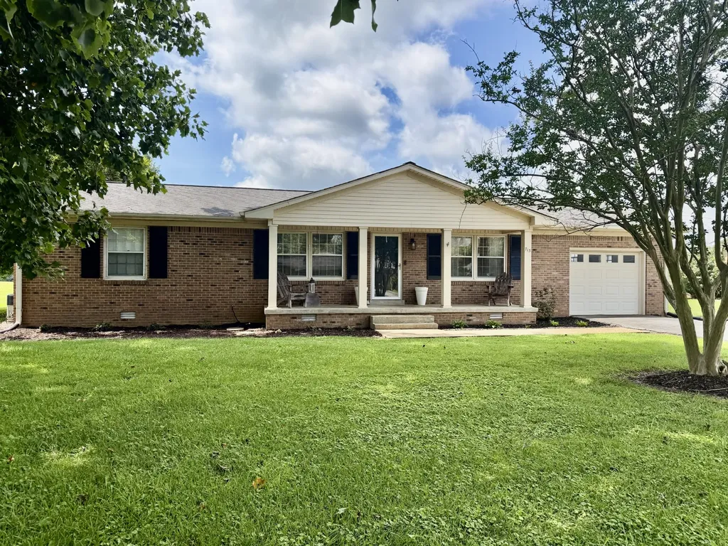 713 Lloyd Street Lawrenceburg TN 38464