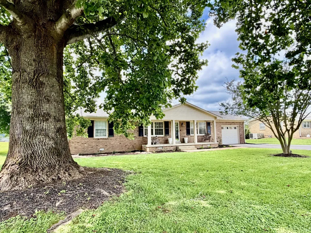 713 Lloyd Street Lawrenceburg TN 38464