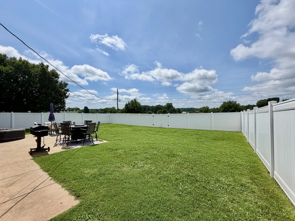 713 Lloyd Street Lawrenceburg TN 38464