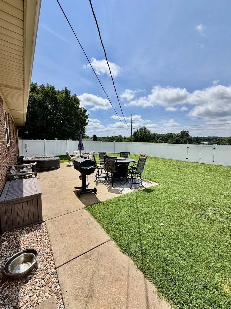 713 Lloyd Street Lawrenceburg TN 38464