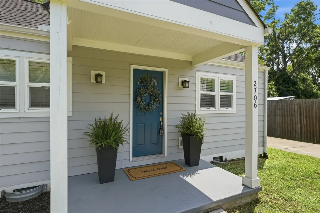2706B Brunswick Drive Nashville TN 37207