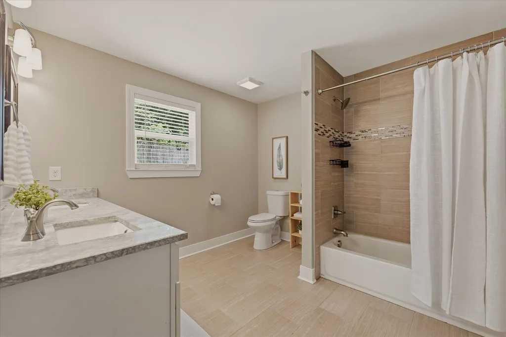 2706B Brunswick Drive Nashville TN 37207