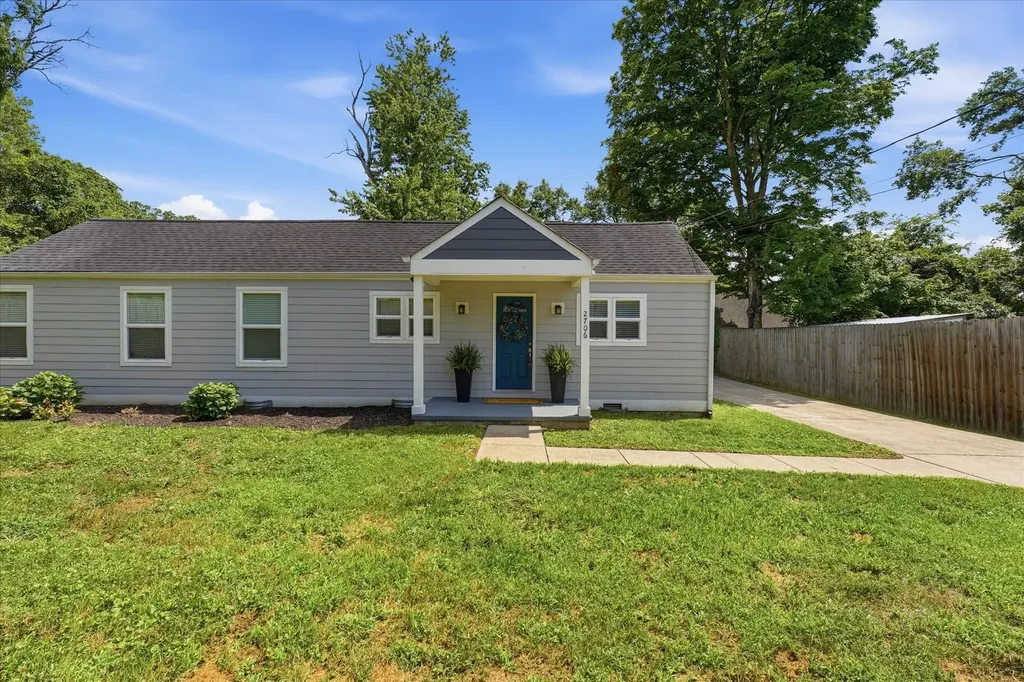 2706B Brunswick Drive Nashville TN 37207