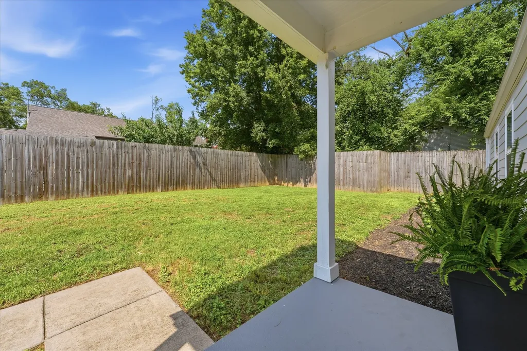 2706B Brunswick Drive Nashville TN 37207