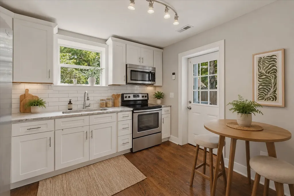 2706B Brunswick Drive Nashville TN 37207